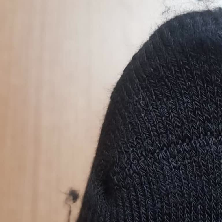 Barçın Spor Siyah Çoraplar Tüy Saçıyor Ve Ayakları Boyuyor