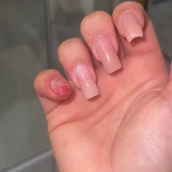 Hayal Kırıklığı: Cansay Nail Ataköy Deneyimi