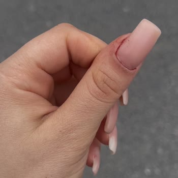 Hayal Kırıklığı: Cansay Nail Ataköy Deneyimi