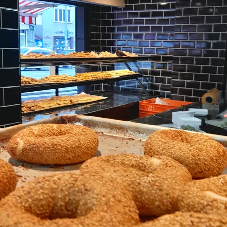 Market Hijyen Sorunu: Güvercinler Ve Satılan Ürünler