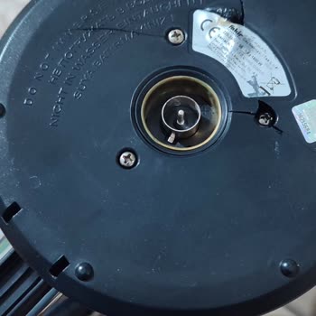 Fakir Çaycı'nın Tehlikeli Hatası: Erimiş Ve Çatlamış Alt Kapak!