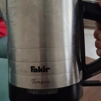 Fakir Çaycı'nın Tehlikeli Hatası: Erimiş Ve Çatlamış Alt Kapak!