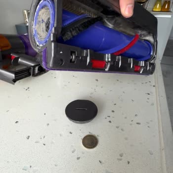 Dyson v15s Anti Tangle Brush Does Not Come Out as Shown in Manual or Videos