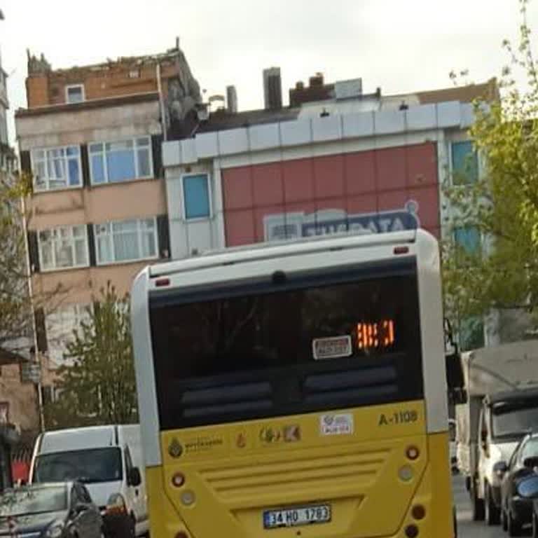 Otobüs Şoförünün Tehlikeli Davranışı Ve Saygısız Tavrı