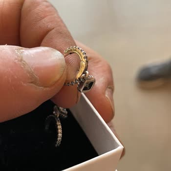 Pandora'dan Aldığım Küpeler Karardı Ve Garanti Kapsamında Yardım Alamıyorum