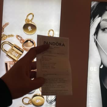 Pandora'dan Aldığım Küpeler Karardı Ve Garanti Kapsamında Yardım Alamıyorum