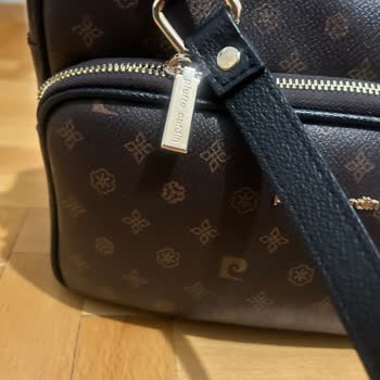 Pierre Cardin Çantamın Sapı Yine Koptu!