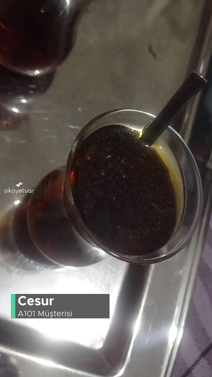 A101 Petek Marka Şekeri İ Çaya Atınca Çayın Özerinde Küf Tabakası Yağ Gibi Bir Katman Çıkıyor videonun kapak resmi