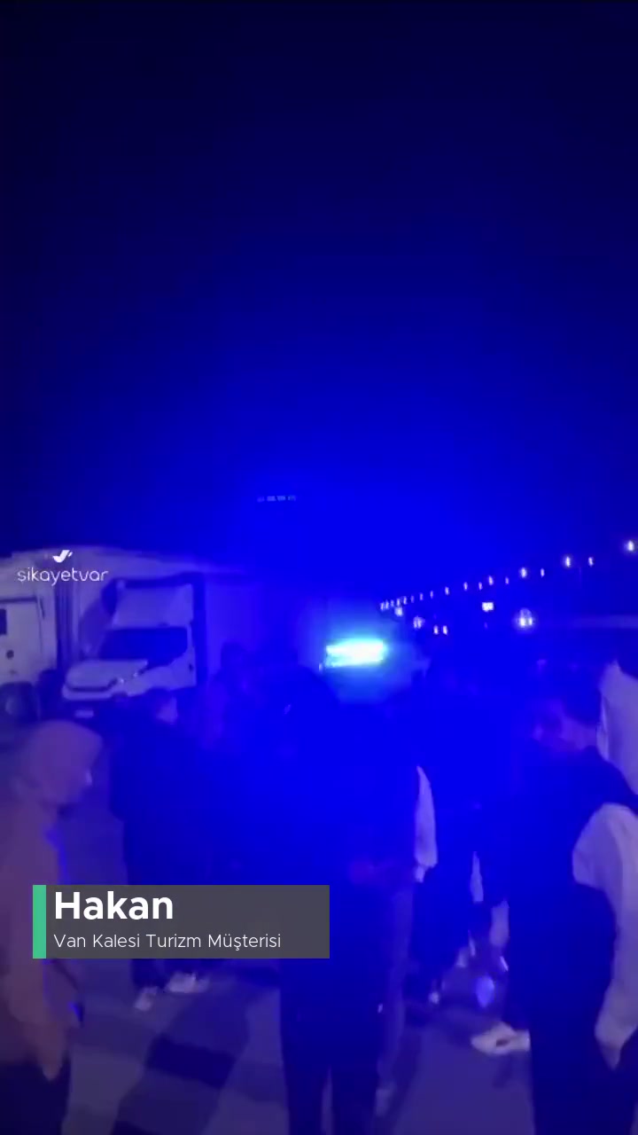 Van Kalesi Turizm Kaç Saattir Yollardayız İşime Gidemedim Mağdurum videonun kapak resmi