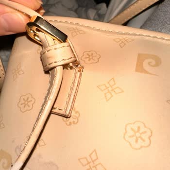 Çanta Tamiri Yerine Boya Ve Lekelerle Geri Geldi