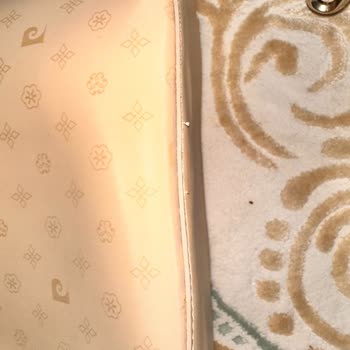 Çanta Tamiri Yerine Boya Ve Lekelerle Geri Geldi