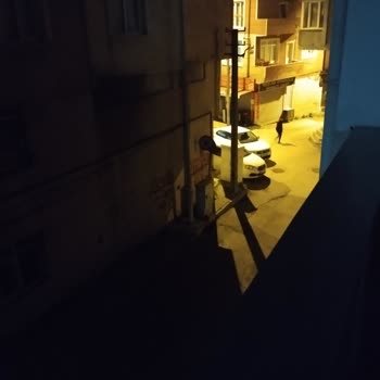 Karanlıkta Kalan Mahalle: Sokak Lambası Sorunu