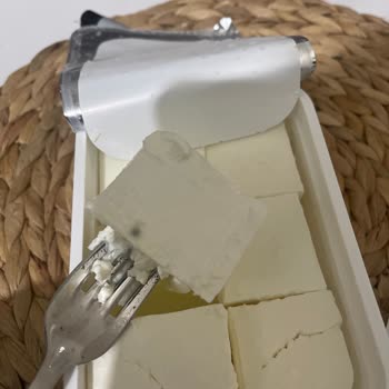 Son Tüketim Tarihi Geçmemiş Peynir Küflü Ve Ekşi Çıktı