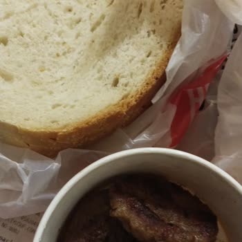 Köfteci Yusuf'tan Tost Ekmeğiyle Köfte Şoku