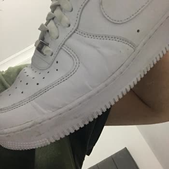 Nike Ayakkabıda Beklenmedik Yırtılma: Acil Çözüm Talebi