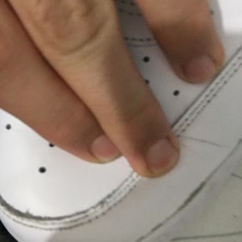 Nike Ayakkabıda Beklenmedik Yırtılma: Acil Çözüm Talebi