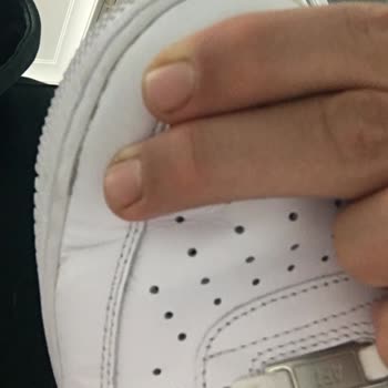 Nike Ayakkabıda Beklenmedik Yırtılma: Acil Çözüm Talebi