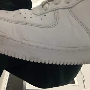 Nike Ayakkabıda Beklenmedik Yırtılma: Acil Çözüm Talebi