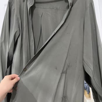 Renk Değiştiren Gömlek Ve Kumaş Bozulması