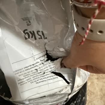 Hasarlı Köpek Maması Teslimatı Ve İlgisiz Müşteri Hizmetleri