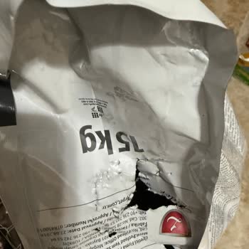 Hasarlı Köpek Maması Teslimatı Ve İlgisiz Müşteri Hizmetleri