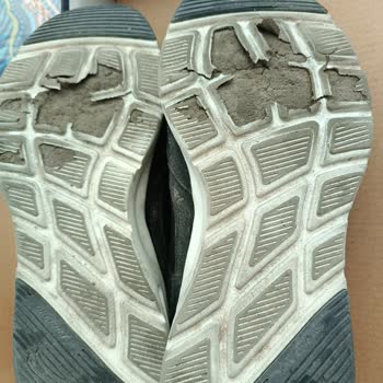 My Skechers Skech Air-Court Soles Wore Out in 7 Months and Now My Feet Get Wet