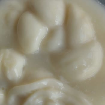 Peynirlerin Dolapta Eriyen Hali Ve İlgisizlik