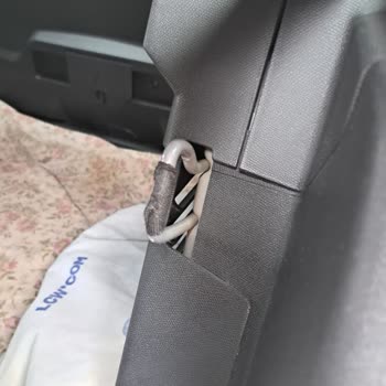 Yeni Aracın Arka Koltuk Sorunu Ve Yetersiz Servis Çözümü