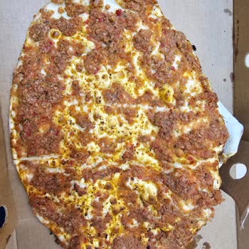 Pişmemiş Lahmacun Ve İlgisiz Hizmet Deneyimi