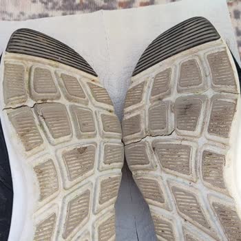 Skechers Ayakkabıda Beklenmedik Taban Sorunu