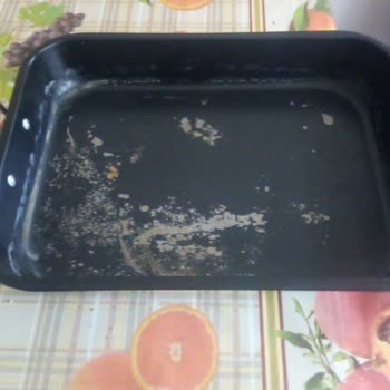 BİM'den Alınan Fırın Tepsisi Hüsranı