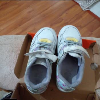 FLO'dan Alınan Ayakkabının Tabanı Yırtıldı