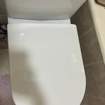 Klozet Kapağı Sorunu: Güvenlik Ve Kalite Endişeleri