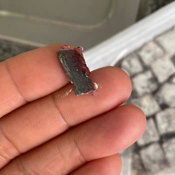 Lokumun İçinden Çıkan Sert Plastik Şoku