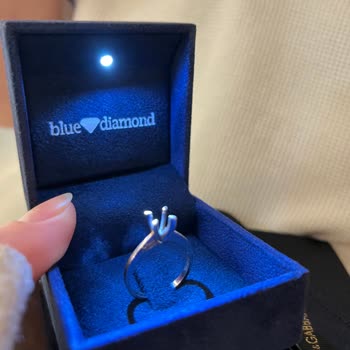 Pırlanta Tektaşın Taşı Düştü: Mağaza Sorumluluk Almıyor