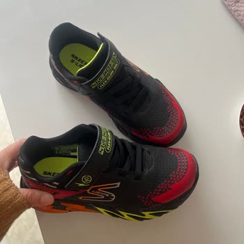 Skechers Ayakkabının Hızla Deformasyonu