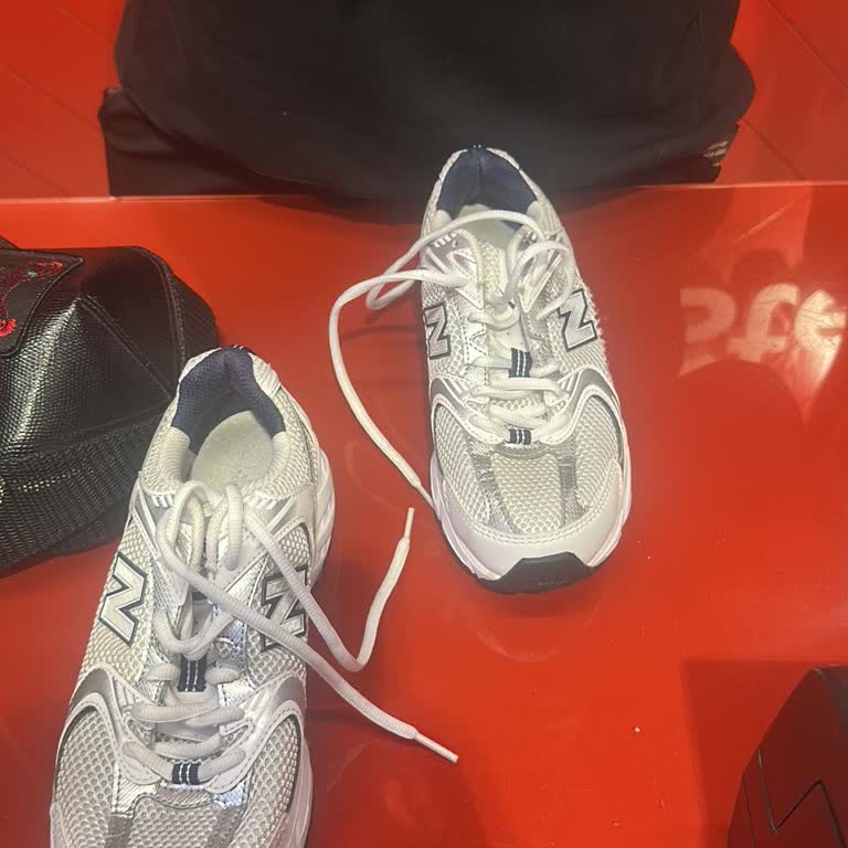 New Balance Ayakkabının Beklenmedik Yırtılması