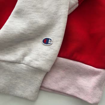 Yıkama Talimatına Uyan Sweatshirt Renk Verdi