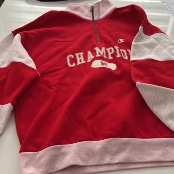 Yıkama Talimatına Uyan Sweatshirt Renk Verdi