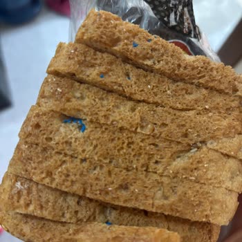 Ekmekte Plastik Parçalar: Sağlık Riski!