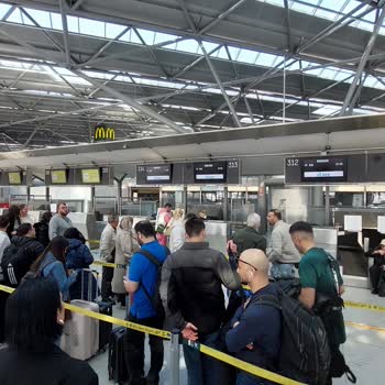 Anadolu Jet'te Valiz Tesliminde Uzun Bekleyiş