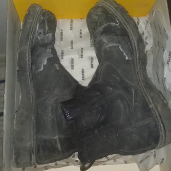 Greyder Botların Su Geçirme Sorunu Ve Yetersiz Garanti Hizmeti