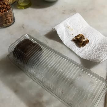 Ülker Halley'den Çıkan Saç Kılı Ve İlgisiz Müşteri Hizmetleri