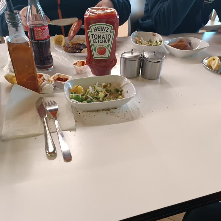 Köfteci Yusuf'ta Uzayan Sipariş Bekleyişi