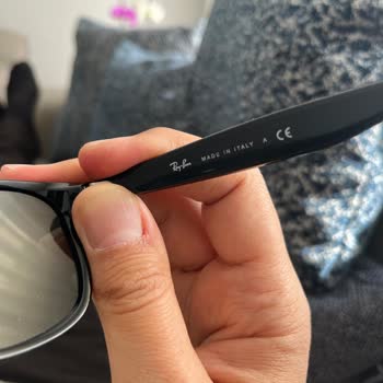 Rayban Gözlükte Fabrikasyon Hatası