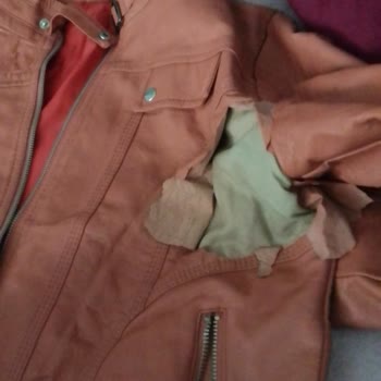 Deri Ceketin Hızlı Çöküşü: Hayal Kırıklığı!