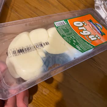 Aynı Pakette Farklı Sonuç: Küflenen Peynir