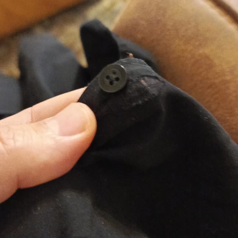 Kusurlu Gömlek Ve İlgisiz Müşteri Hizmeti