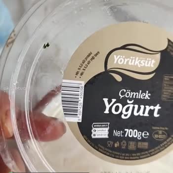 Yörüksüt Küflü Güveç Yoğurt Satıyor!