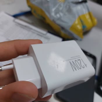 Aldatıcı Ürün Teslimatı: Çiziklerle Gelen Yeni Telefon
